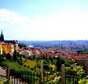 Прага - вълшебна и очарователна, със самолет и обслужване на български език!