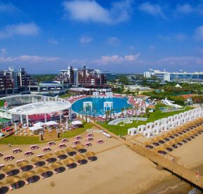 SELECTUM LUXURY RESORT