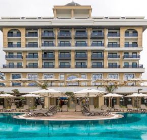 Serenity Queen Hotel Lux